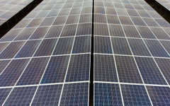 Пазарите в Европа отчитат повече отрицателни цени на тока с ръста на слънчевата енергия