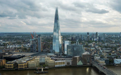 Частният сектор във Великобритания се възстановява от забавянето заради войната в Иран