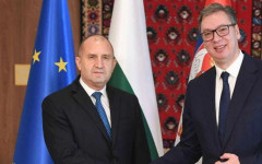 Сърбия се оплака, че Румен Радев редовно й забива нож в гърба