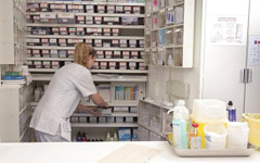 КЗК проверява процедурите за доставка на скъпи лекарства