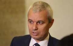 Възраждане иска кабинета да блокира парите за Украйна