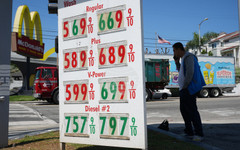 Защо бензинът в САЩ е много по-евтин от този в Европа и Азия?