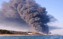 "Катастрофа". Отровен облак от горящия петролен терминал в Туапсе обхвана цялото руско черноморско крайбрежие