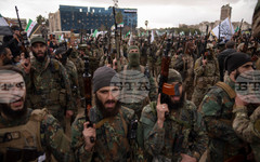 Бивш лидер на бунтовническа групировка се завърна в Сирия след една година задържане в ОАЕ