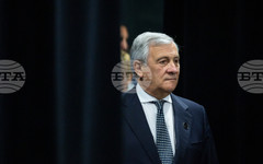 Италиански военни от ЮНИФИЛ замениха повредена от израелски войник статуя на Исус Христос в Южен Ливан с нова