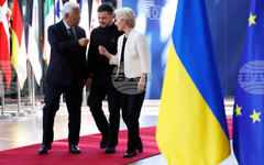 Зеленски, Фон дер Лайен и Антонио Коща призоваха трети страни да запълнят недостига във финансите на Украйна