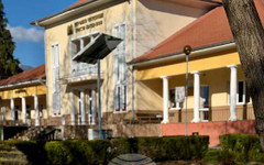 Пейки във формата на книга постави днес Община Вършец по повод Световния ден на книгата