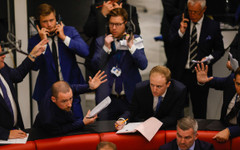 Европейските борси завършиха с колебания на фона на новите икономически доклади