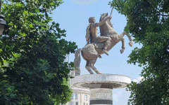 Предложението за премахване на техническото правителство продължава да е обект на политически препирни в Северна Македония