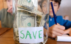 Възможно ли е финансовата грамотност да влезе в класните стаи още от първи клас