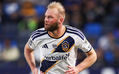 Голмайсторът на ЛА Галакси Жоао Клаус ще се подложи на операция