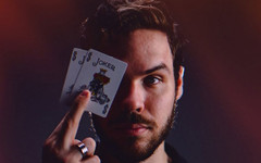 "Ние симулираме невъзможното": Един съвременен магьосник разказва за тайните и психологията на илюзията