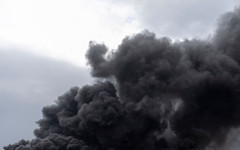 С полъх на Чернобил: Деца ходят на училище под дъжд от нефт