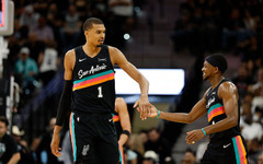 Уембаняма ще пътува със Сан Антонио Спърс за двете гостувания срещу Портланд