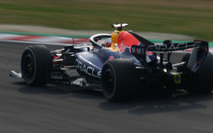 И Ред Бул изпробва обръщащо се задно крило