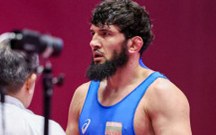 Ахмед Магамаев загуби от легендата Садулаев и ще се бори за бронза на Европейското