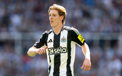 Антъни Гордън пропусна мача с Арсенал