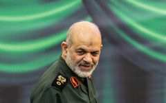 Запознайте се с Ахмад Вахиди, генералът в сянка, който реално управлява Иран — и най-голямата пречка за мира пред Тръмп