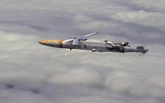 САЩ успешно поразиха цел с класическа авиационна бомба на 370 км от мястото на изстрелване