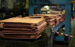 Русия обмисля извънреден данък върху минните компании и банките