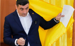 Румъния: правителствена криза приближава крайнодесния Джордже Симион към властта