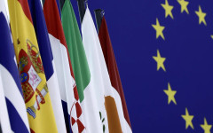 Знамето на ЕС се връща на сградата на унгарския парламент