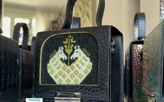 Българската шевица покорява Париж чрез луксозните творения на Елена Китанова