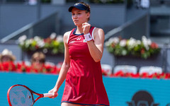 Румънка измъчи Рибакина, Гоф с категорична победа