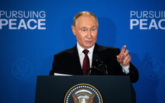 Войната не смути руснаците, но цените и блокираният интернет свиват рейтинга на Путин