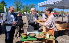 Откриха тазгодишното издание на фестивала "Семе българско" в Севлиево със снемане на отпечатък от дланта на учителя Теодосий Теодосиев