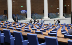 Под 1/4 от депутатите в новия парламент са жени