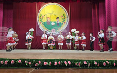 Фолклорният фестивал "От Лазарица до Гергьовден" се провежда за осми път в свищовското село Българско Сливово