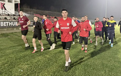 В Казанлък, Атлетик се справи с "розите"