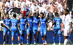 Лион спечели и продължава да се бори за мястото си в ШЛ