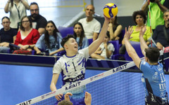 Жасмин Величков с 11 точки, Тренто отстрани Монца