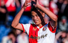 Тийнейджър стана най-младият дебютант за Фейенорд в историята