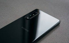 Пръв поглед към Xperia 1 VIII: Значителен редизайн, по-голяма батерия и 48MP камера за флагмана на Sony