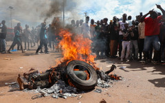 Продължават сраженията край Бамако след мащабни атаки в Мали