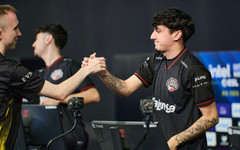 Red Canids остави състава си на пейката