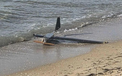 Дронове на плажа. Военните накрак