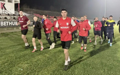 В Казанлък, Атлетик се справи с "розите"