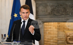 Клаузата за взаимопомощ в ЕС при нападение над страна член не подлежи на съмнение, заяви френският президент Макрон в Атина