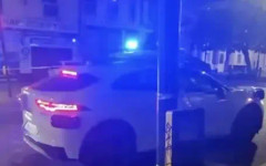 Автономно такси се вряза в полицейско разследване в Лондон