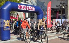 Веломаратон "Благоевград на две колела" събра участници от всички възрасти в централната част на града