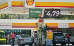 Bloomberg: В Бразилия официално ще разреждат бензина, но с какво?