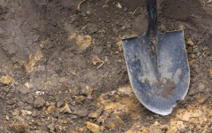 "Изчерпах деветте си живота": Турчин изкопа собствения си гроб след серия от инциденти