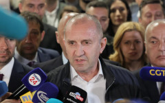 Радев получи мнозинство, а има ли отбор: Анализ на конституционалист