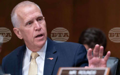 Сенаторът от Северна Каролина Том Тилис оттегли съпротивата си срещу избора на Кевин Уорш за председател на УФР