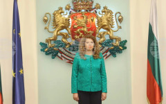 Дълбоко безпокойство буди инцидентът със стрелба по време на събитие с участието на Доналд Тръмп, заяви президентът Илияна Йотова