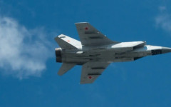 За скрап в Крим: Още три руски военни кораба и изтребител МиГ-31, изстрелващ ракети "Кинжал"